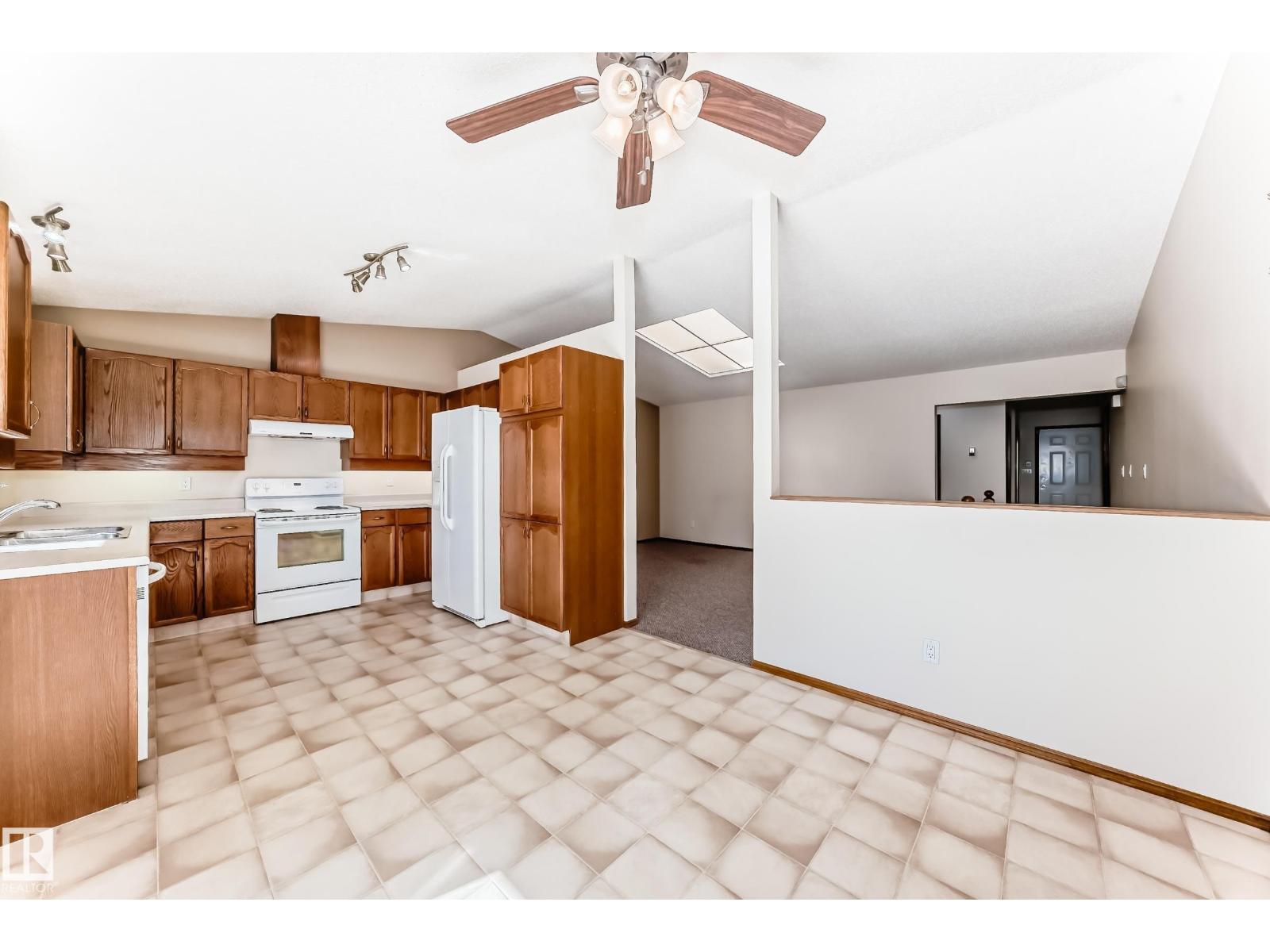 4815 32 Av Nw Property Photo 11