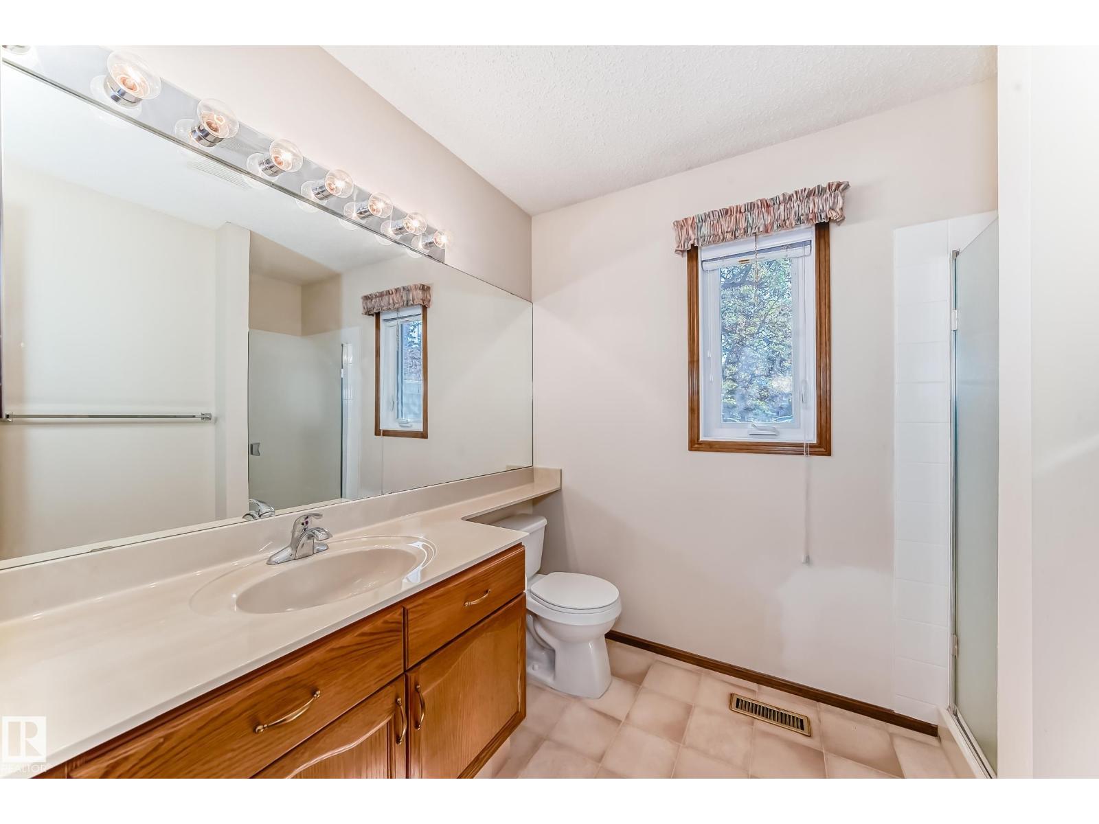 4815 32 Av Nw Property Photo 19