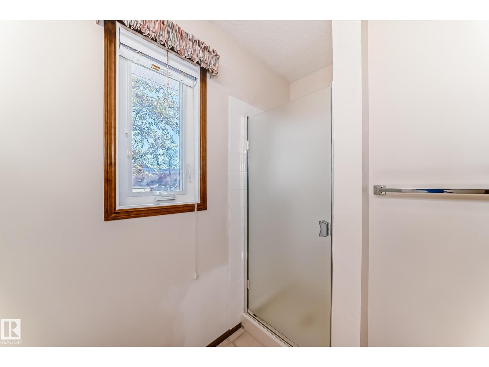 4815 32 Av Nw Property Photo 20