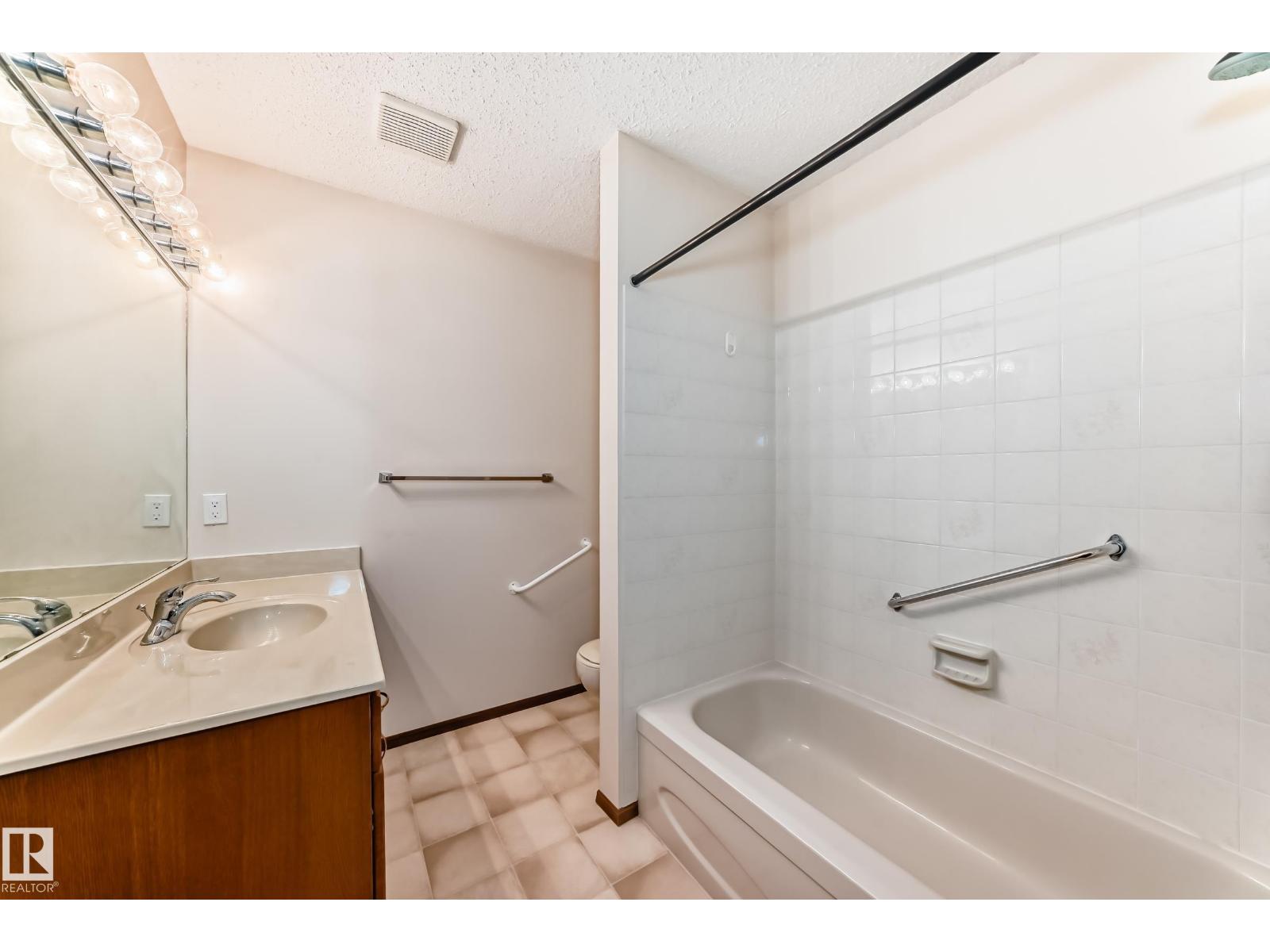 4815 32 Av Nw Property Photo 25