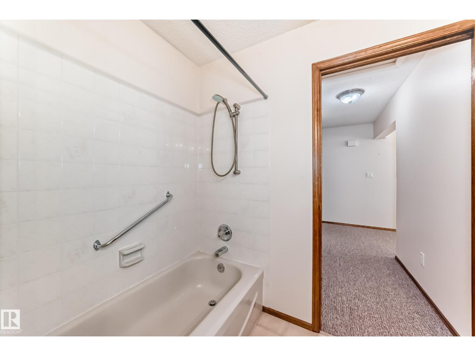 4815 32 Av Nw Property Photo 28