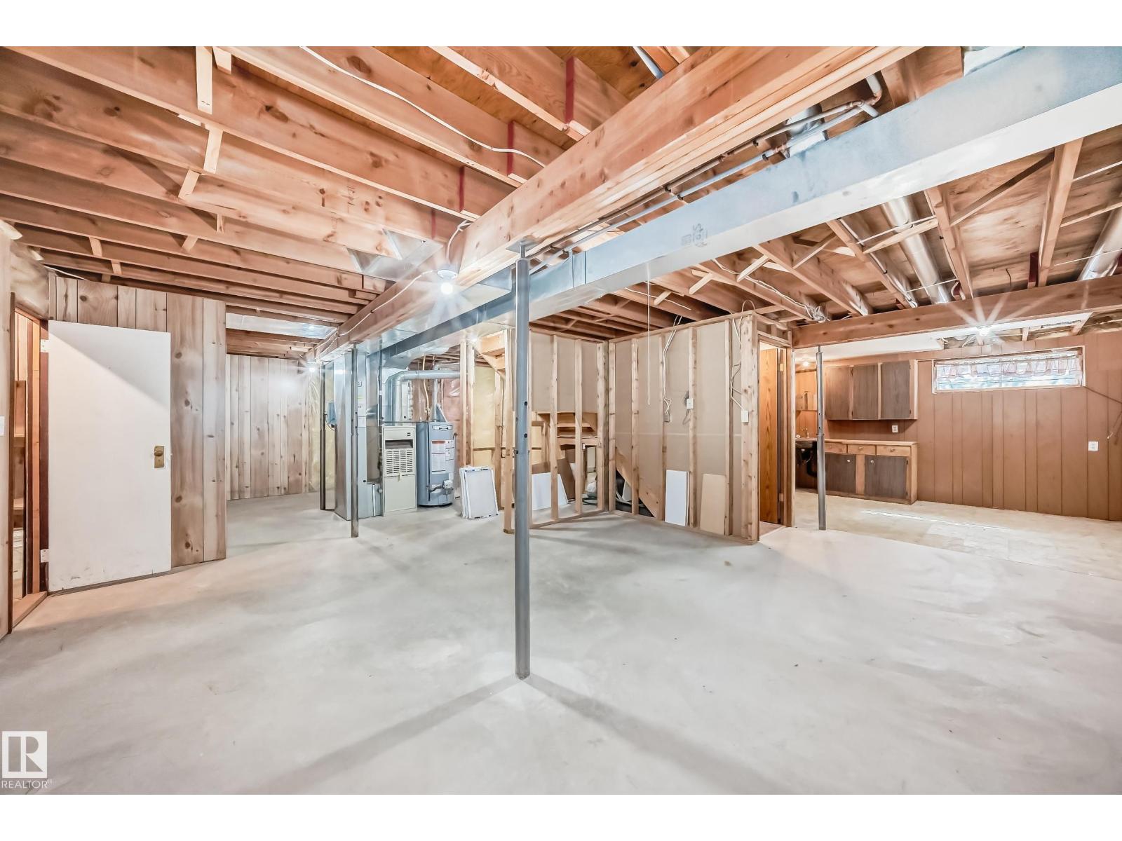 4815 32 Av Nw Property Photo 30
