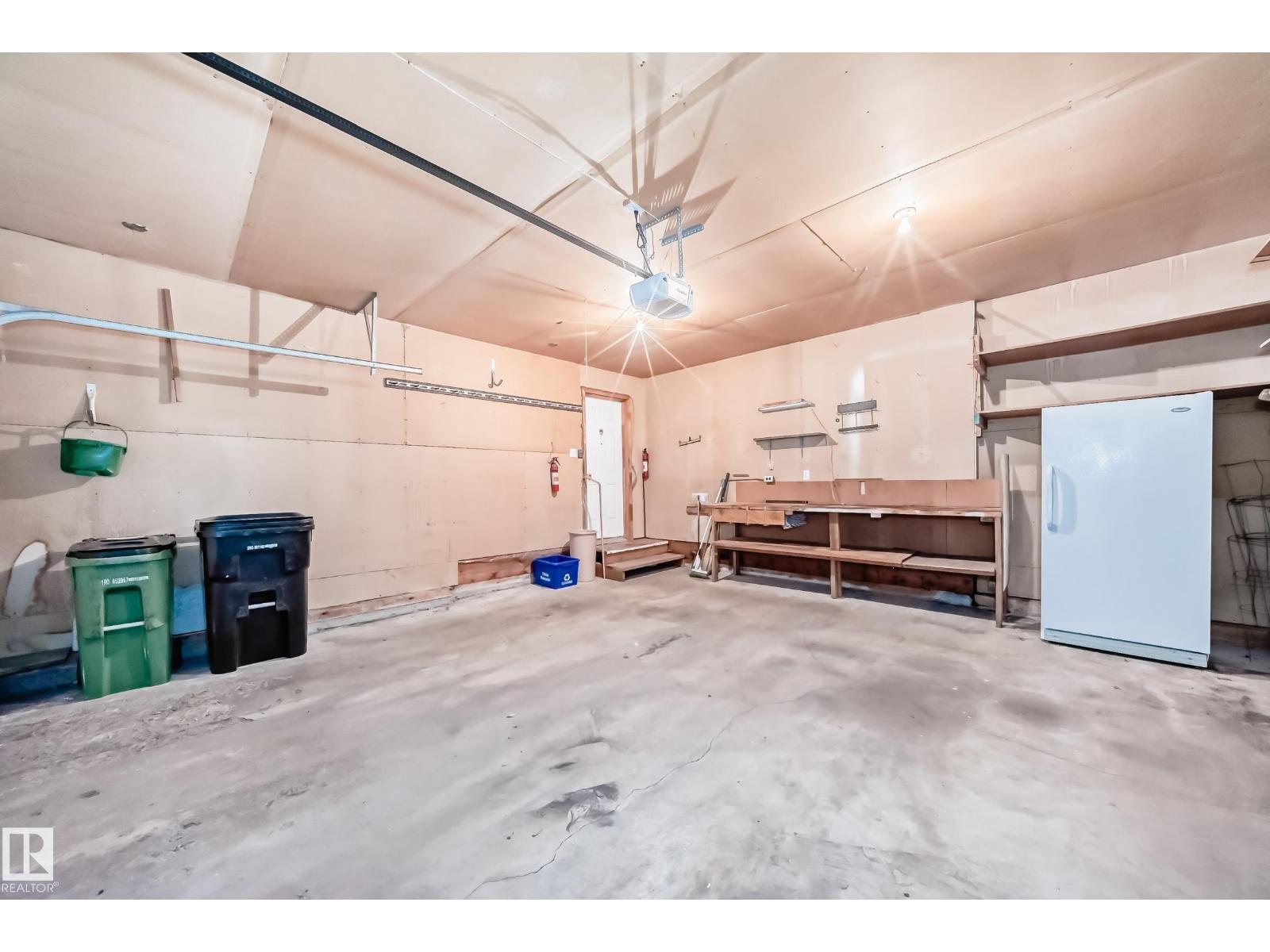 4815 32 Av Nw Property Photo 34