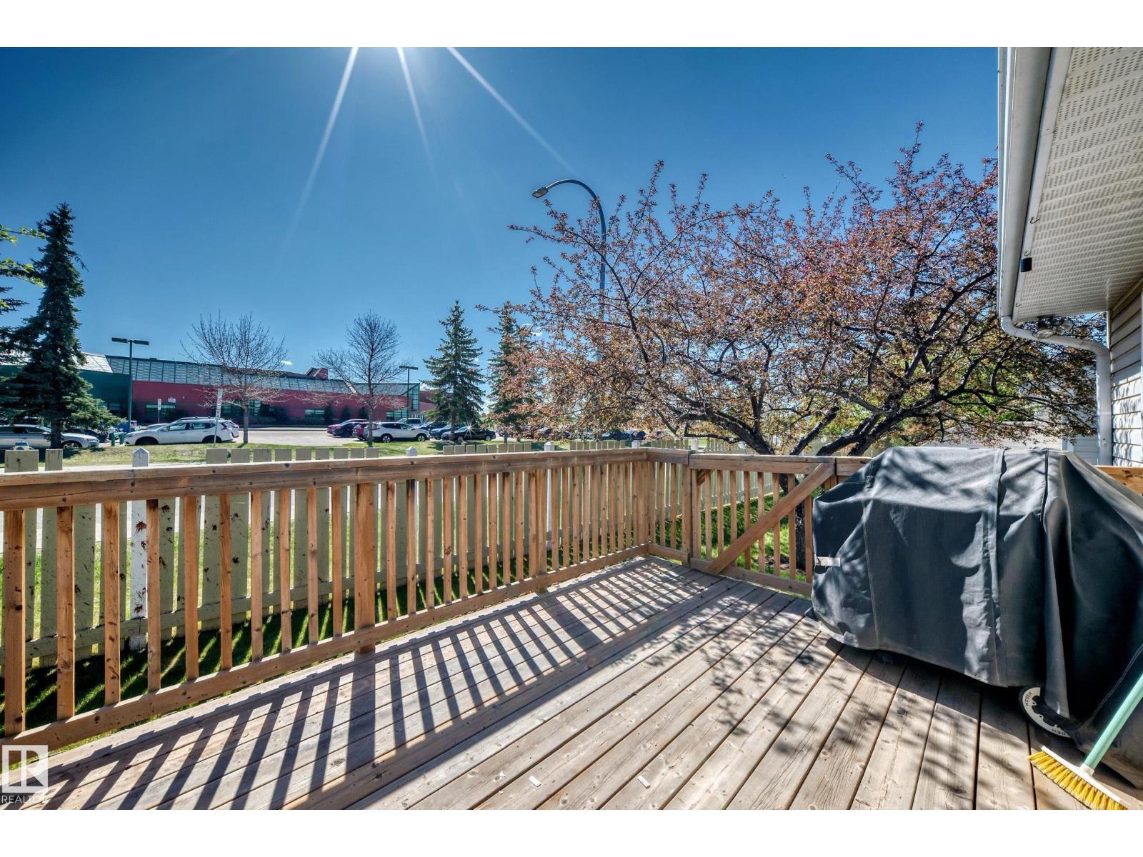 4815 32 Av Nw Property Photo 35