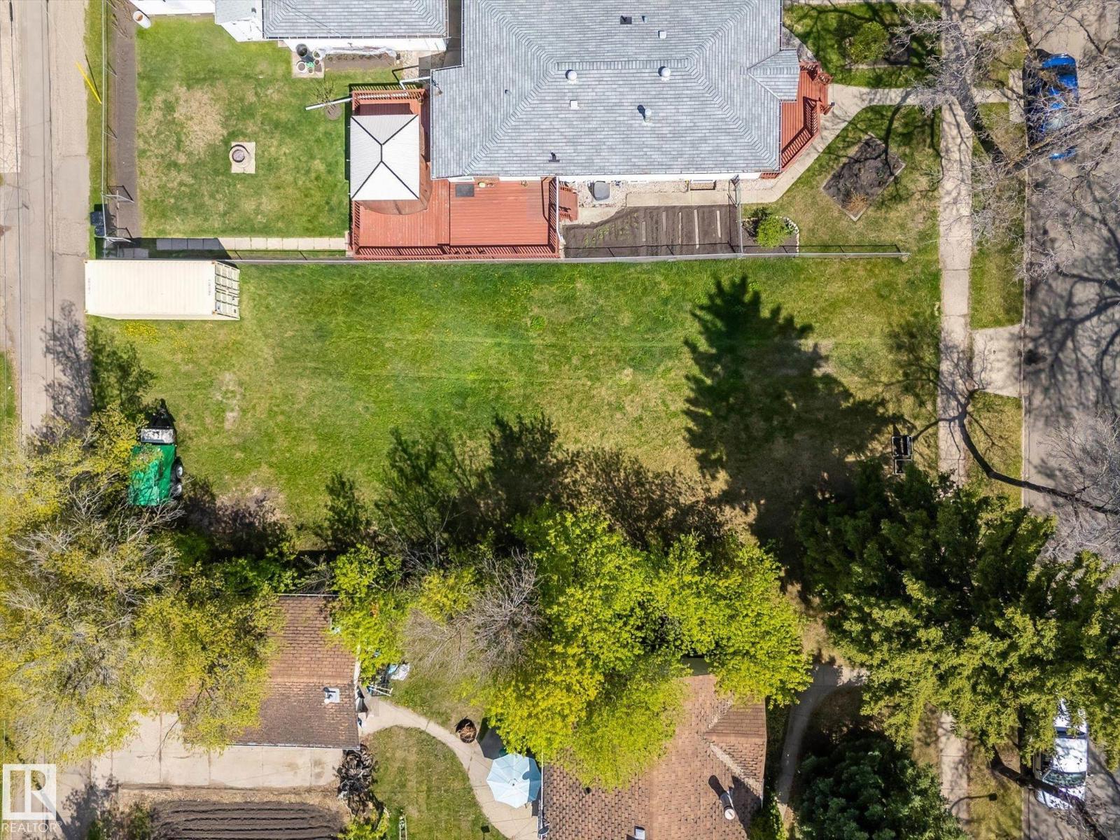 12122 45 St Nw Property Photo 3