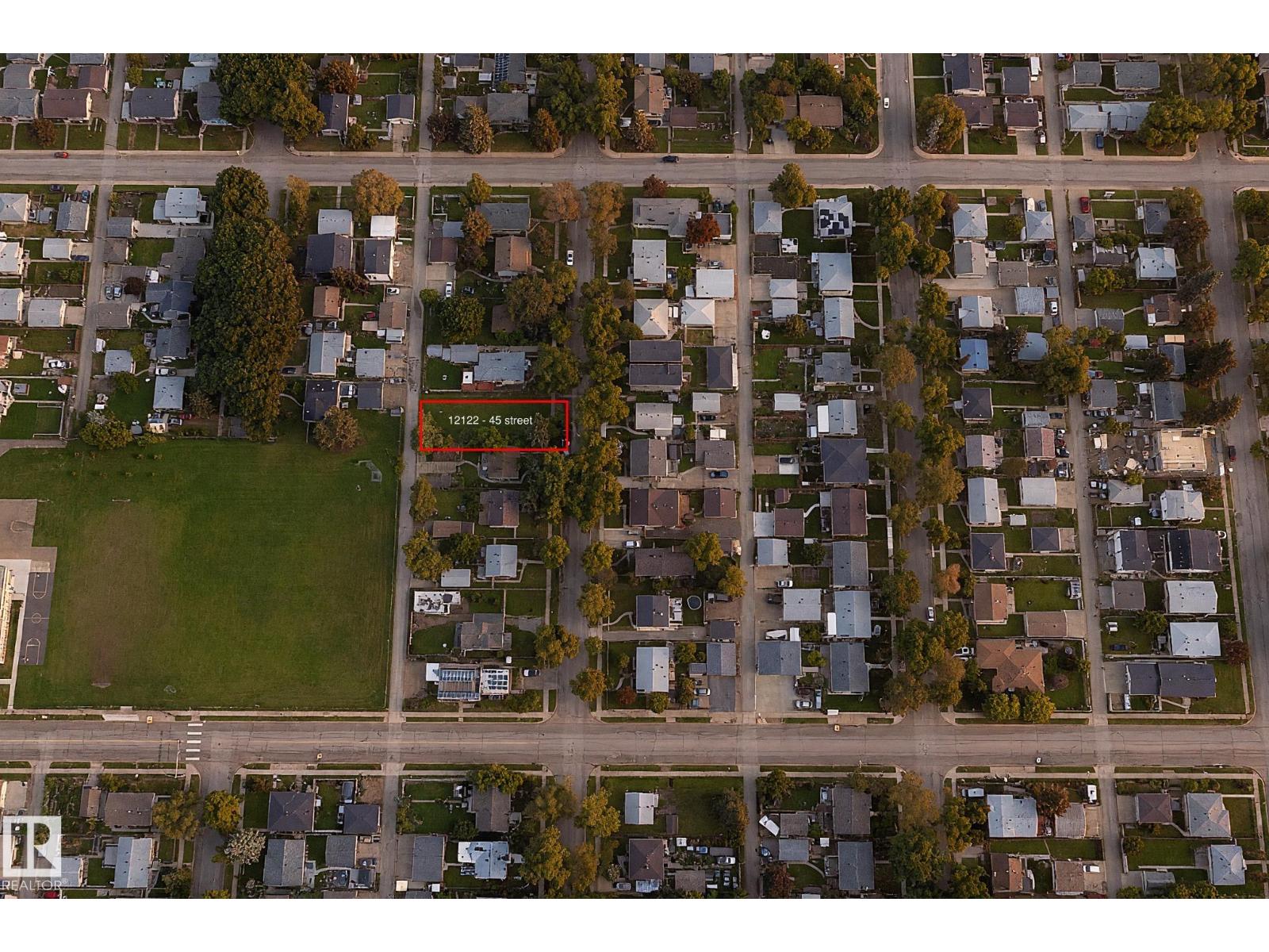 12122 45 St Nw Property Photo 4