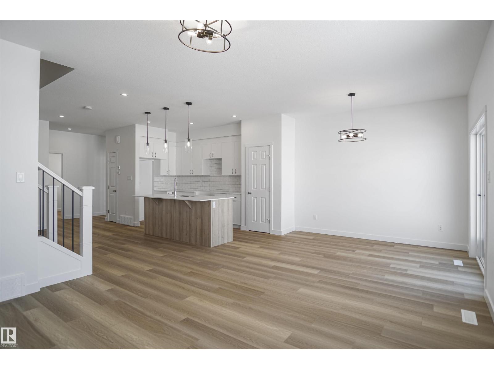 6327 175 Av Nw Property Photo 5