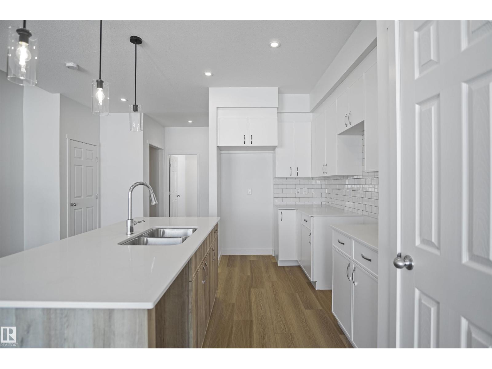 6327 175 Av Nw Property Photo 8