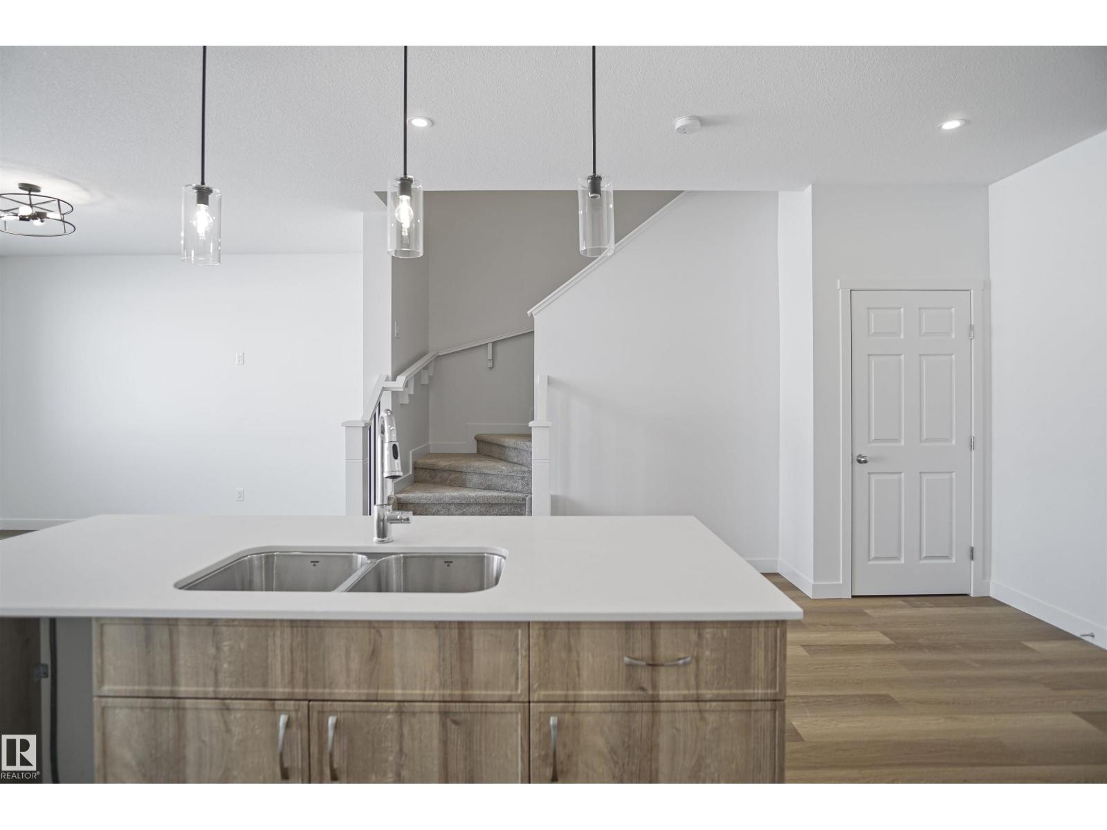 6327 175 Av Nw Property Photo 11