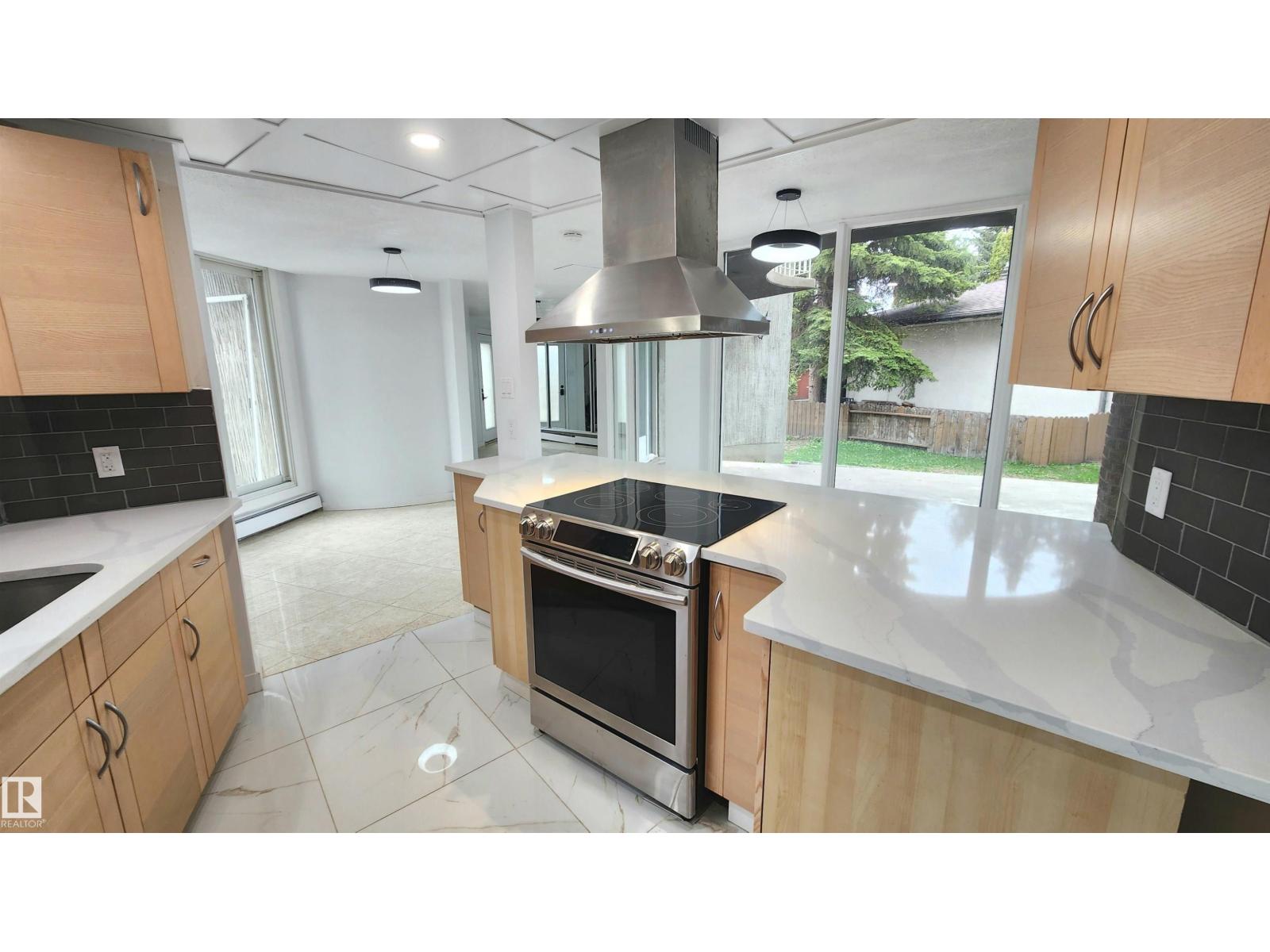 9535 147 Av Nw Property Photo 14