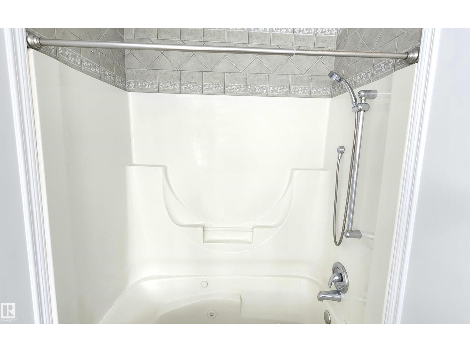 9535 147 Av Nw Property Photo 35