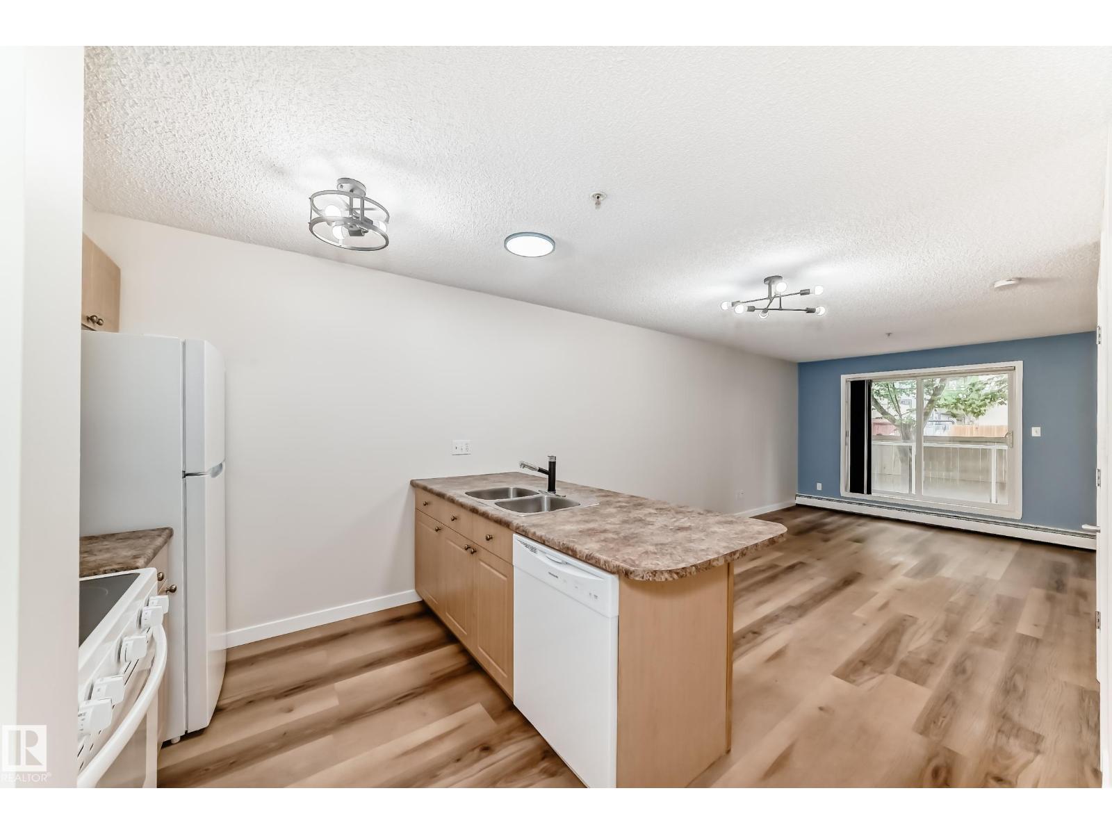 #108 12838 65 St Nw Property Photo 4