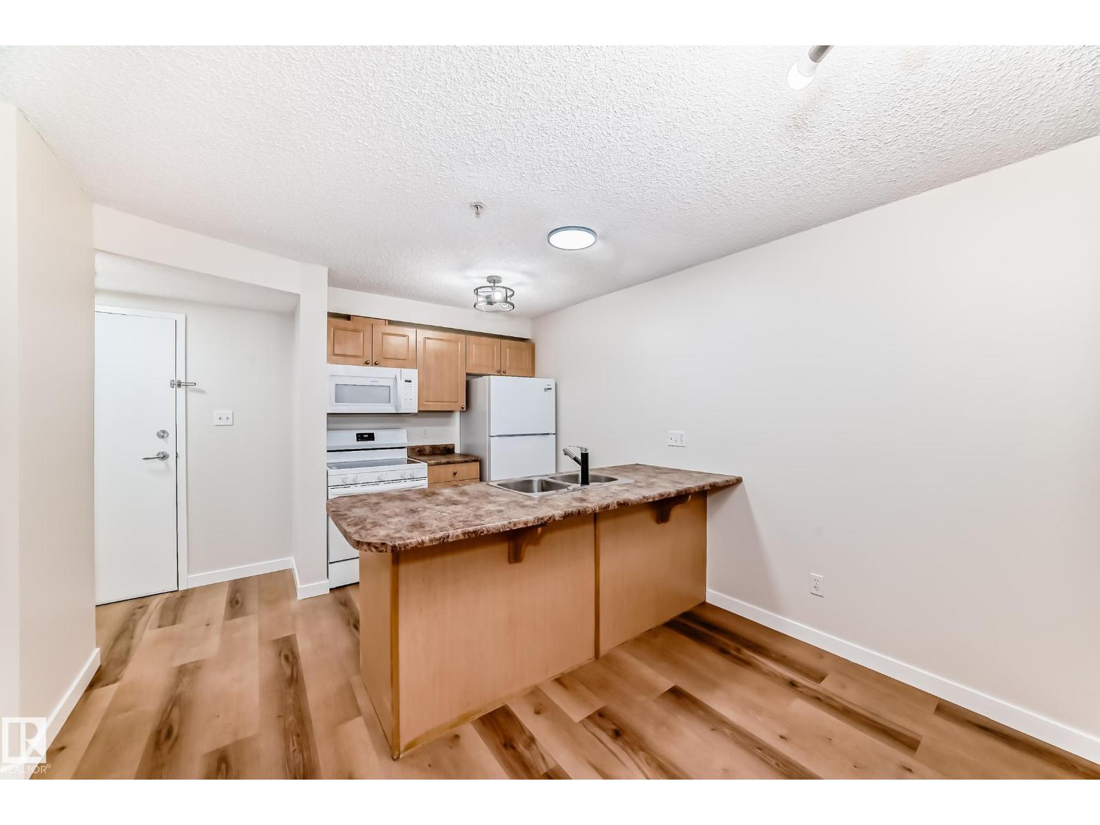 #108 12838 65 St Nw Property Photo 8