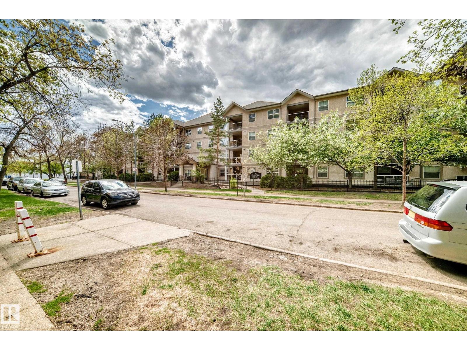 #108 12838 65 St Nw Property Photo 52