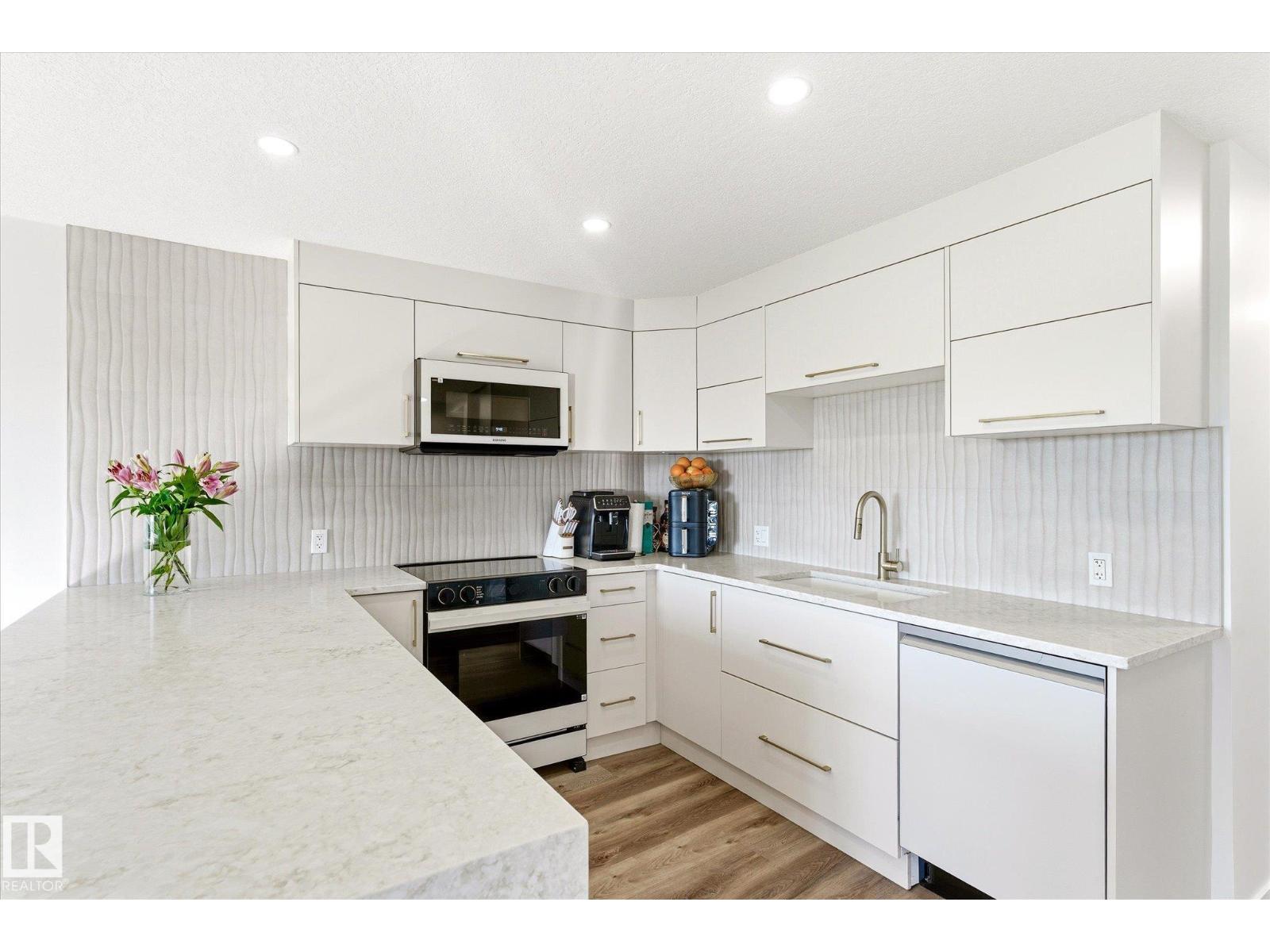 #108 10105 95 St Nw Property Photo 19