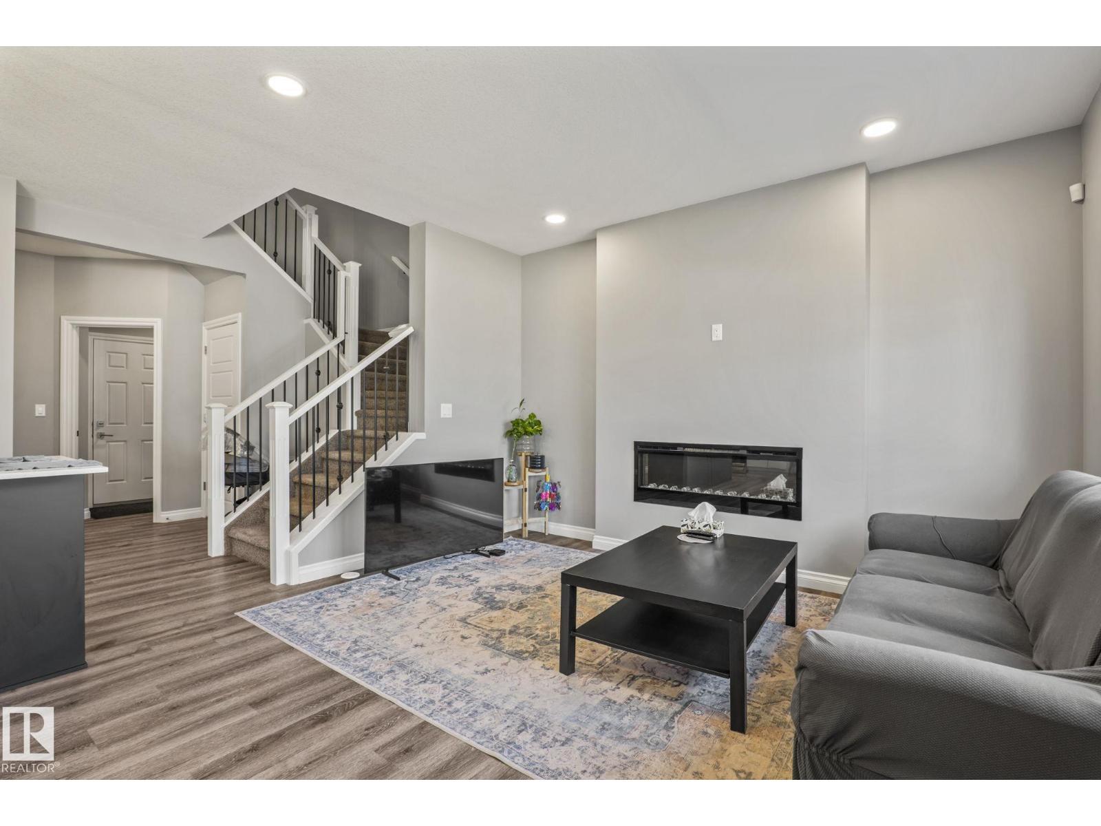 5142 23a Av Sw Property Photo 4