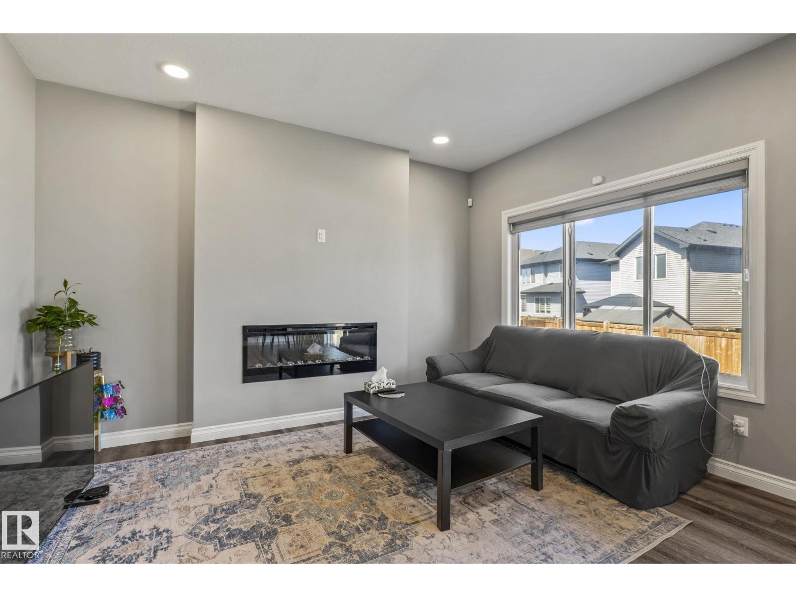 5142 23a Av Sw Property Photo 5