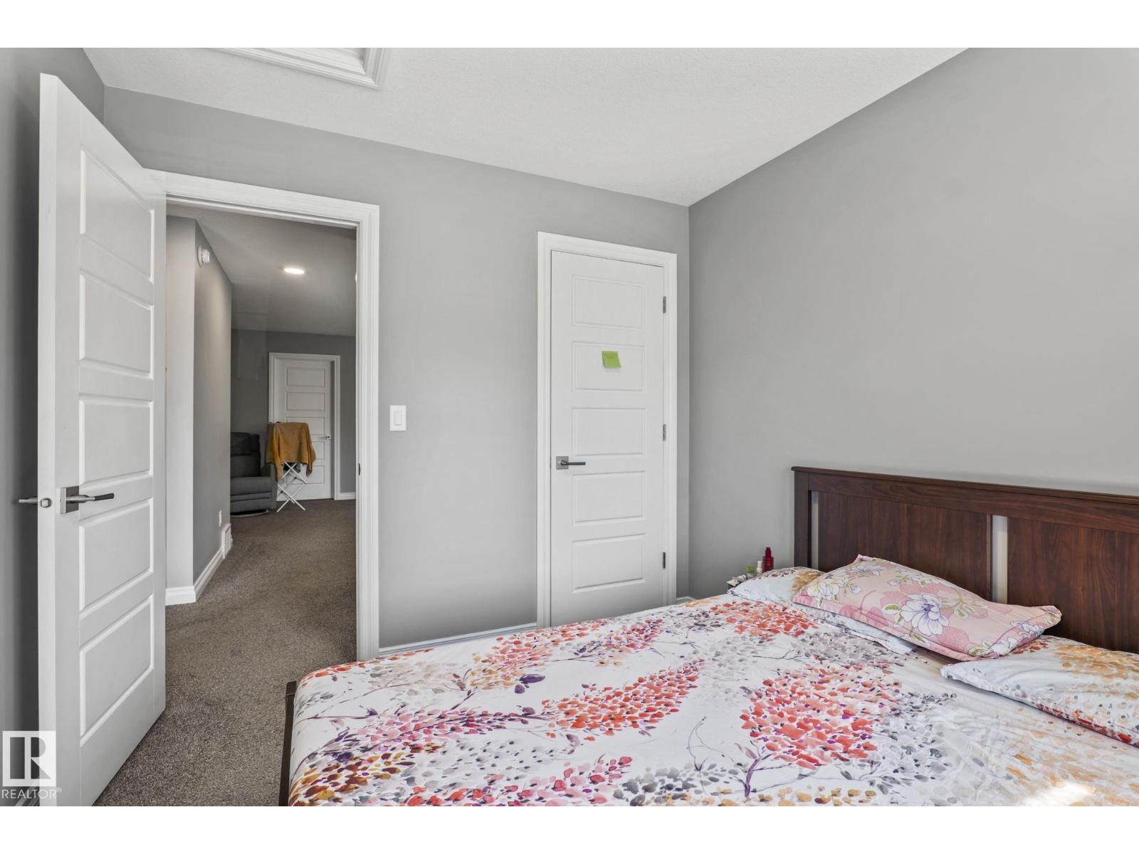 5142 23a Av Sw Property Photo 17