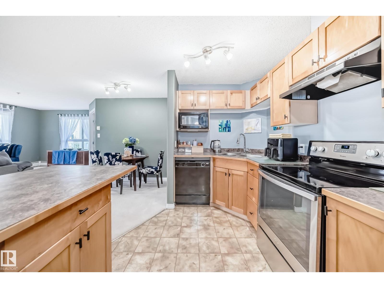 #205 5340 199 St Nw Property Photo 5