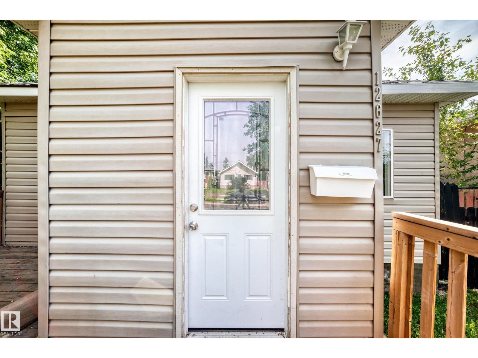 12627 71 St Nw Property Photo 4