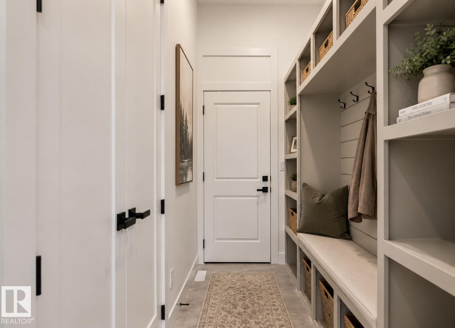 4727 17 Av Sw Property Photo 17