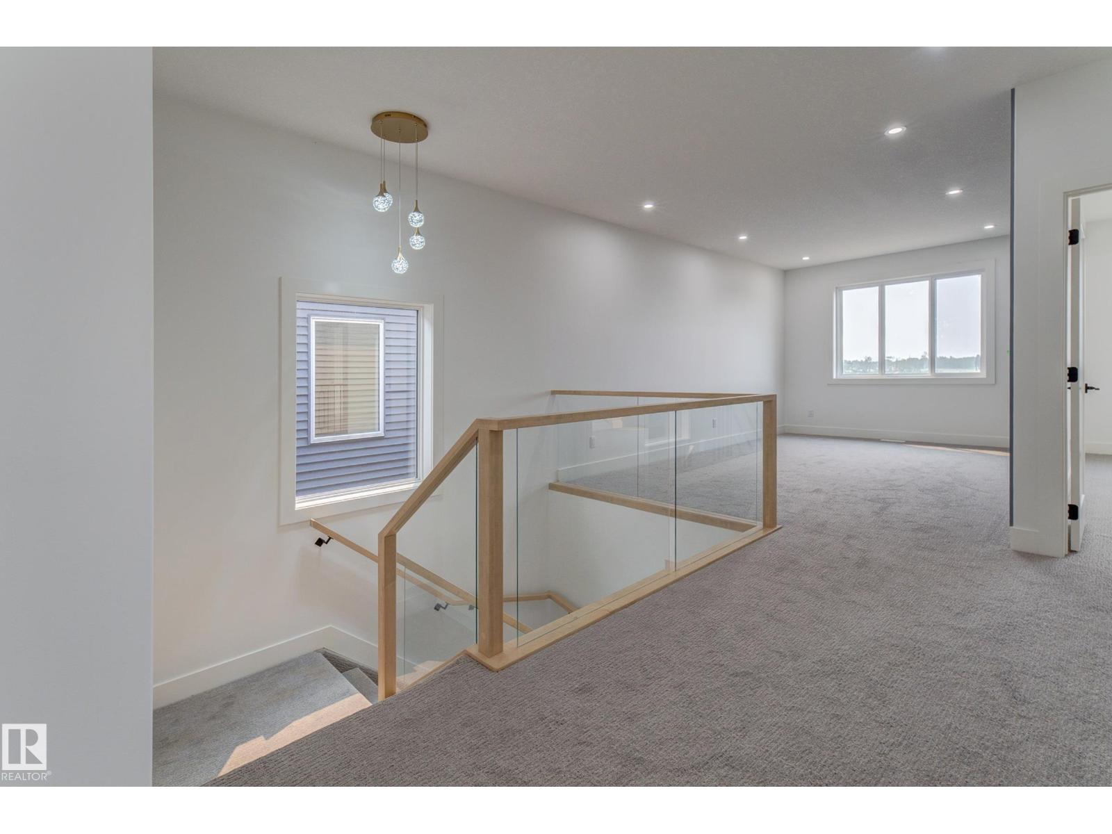4727 17 Av Sw Property Photo 19