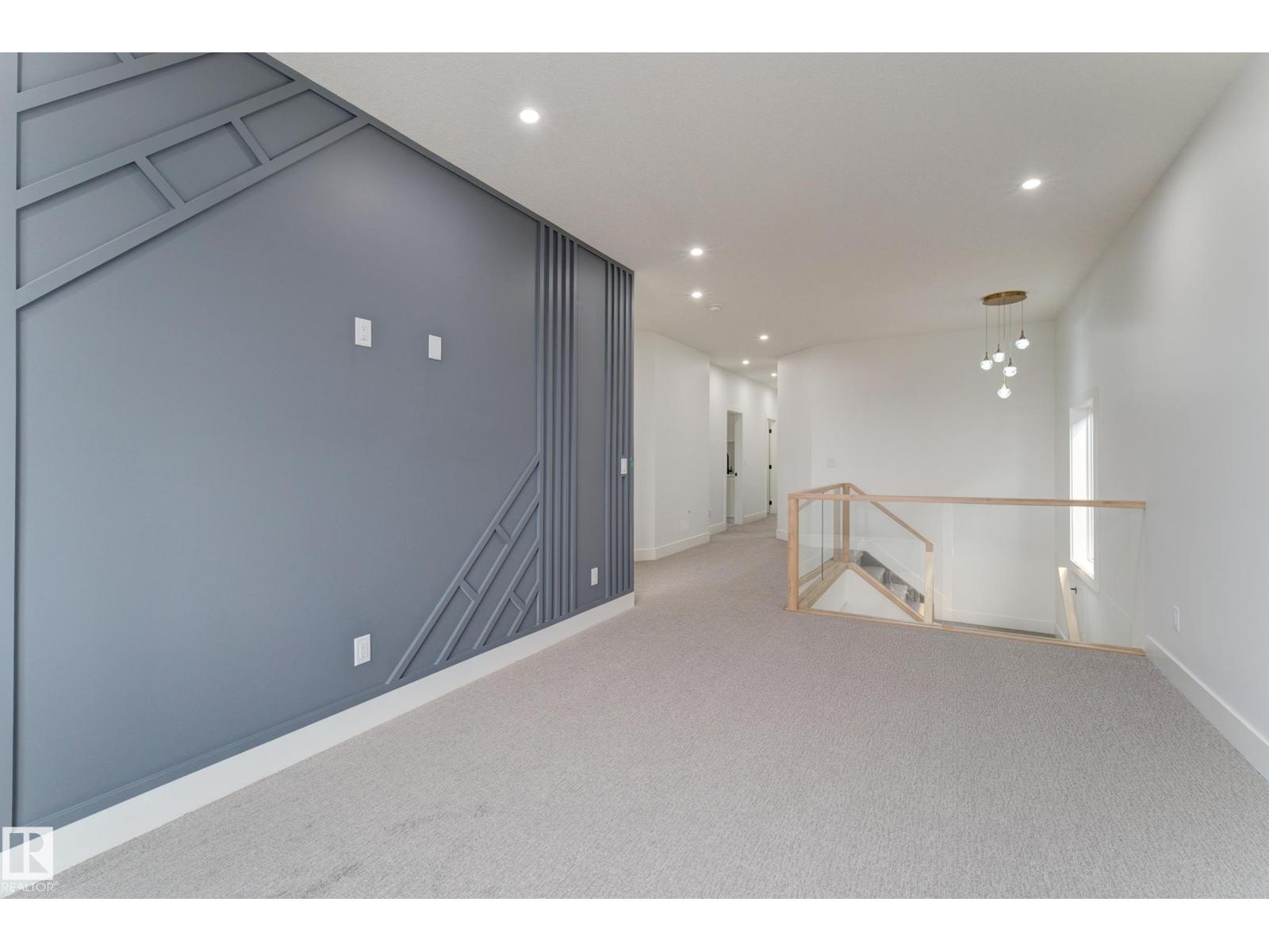 4727 17 Av Sw Property Photo 22