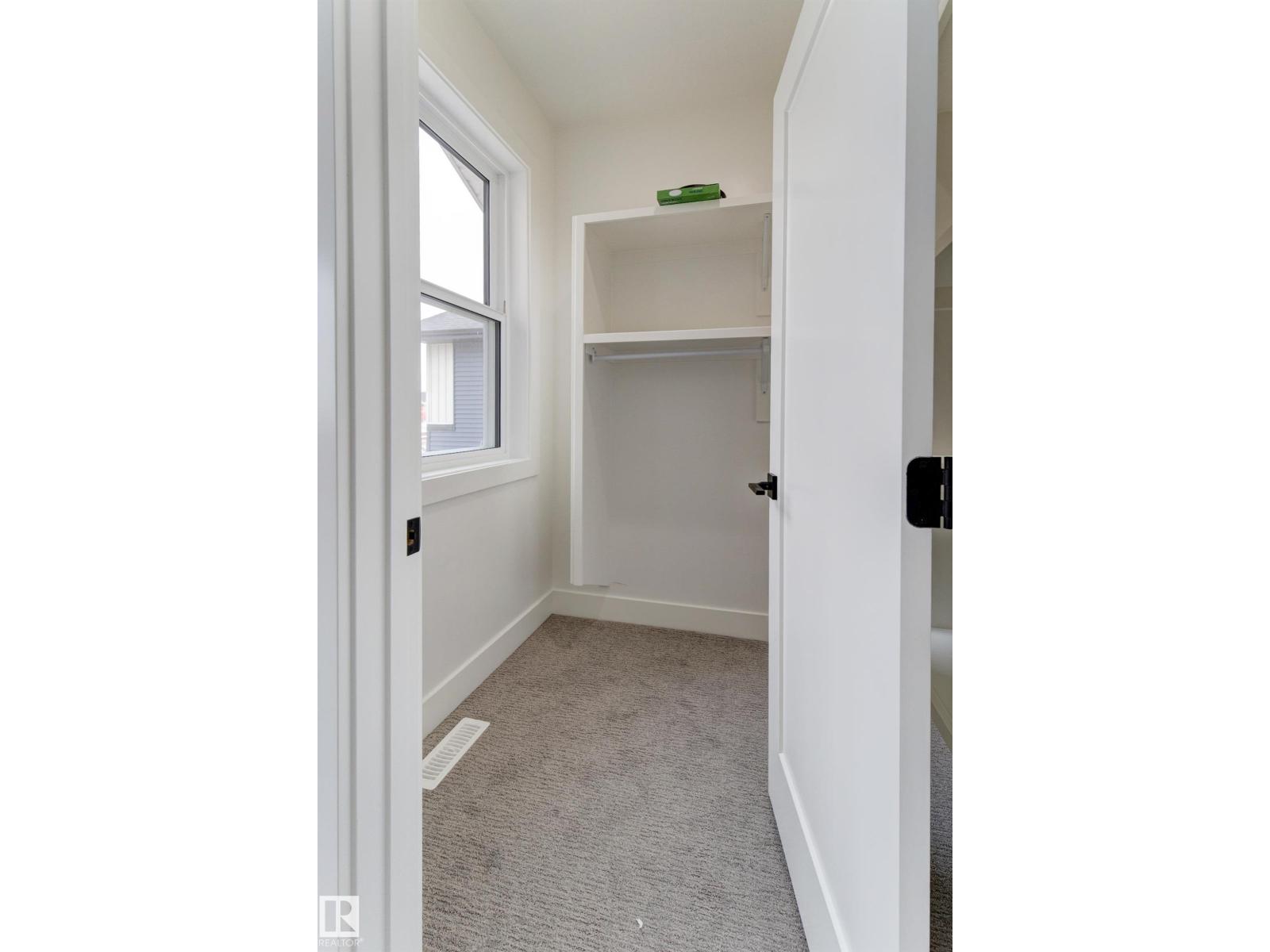 4727 17 Av Sw Property Photo 37