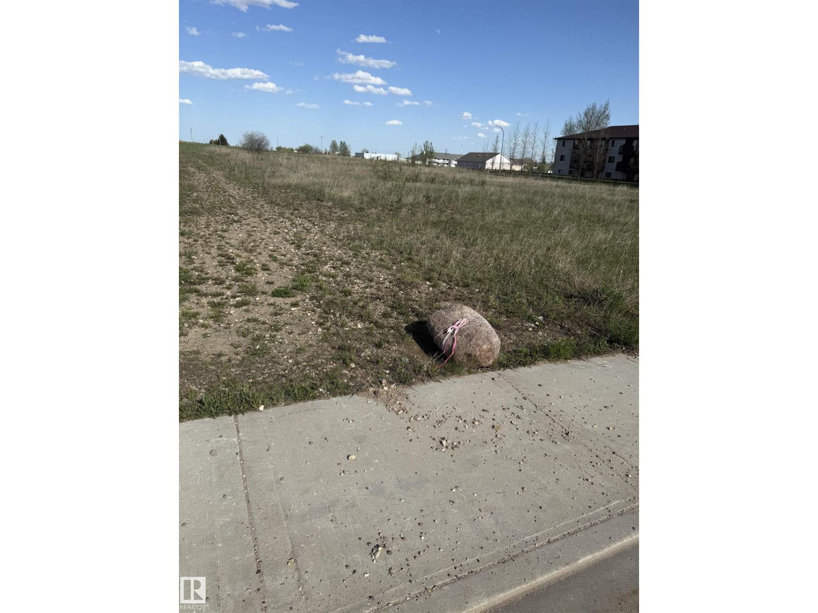 7 5004 59 Av Property Photo 7