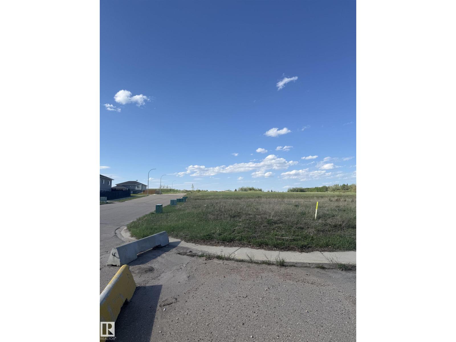 7 5004 59 Av Property Photo 11
