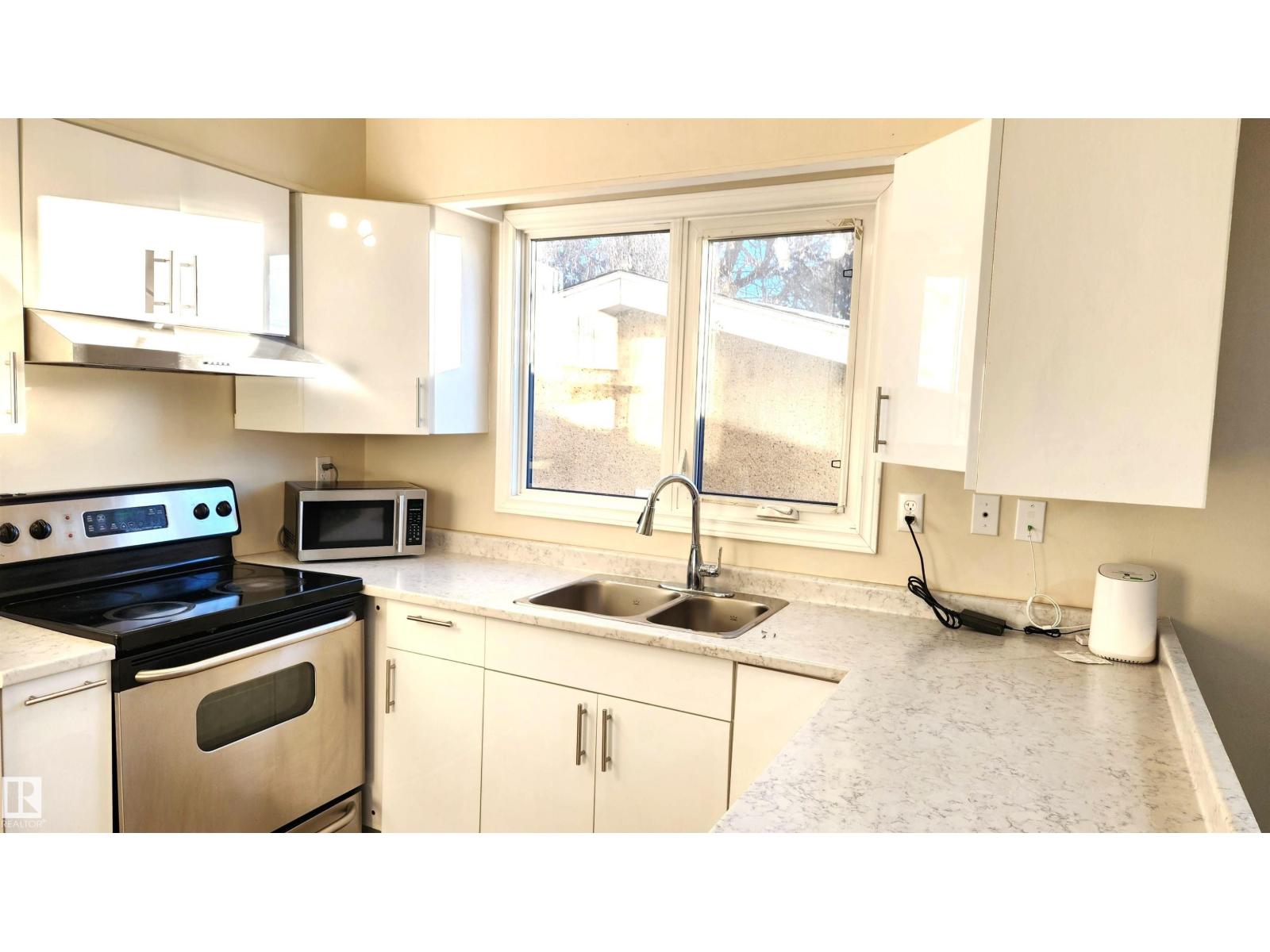 4709 106 St Nw Property Photo 6