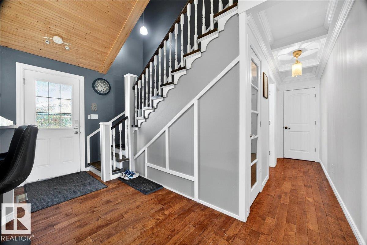 5040 52 St Property Photo 9