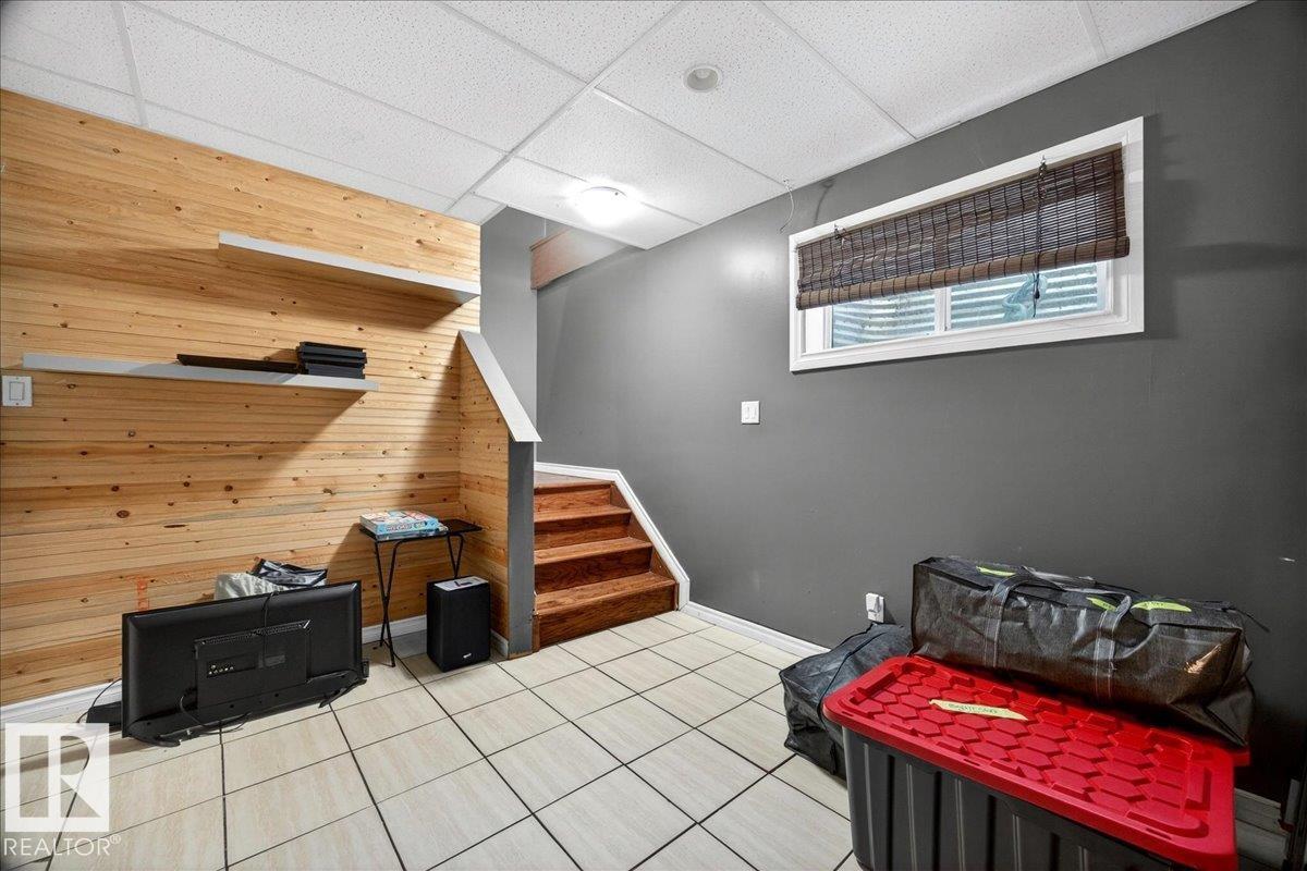 5040 52 St Property Photo 28