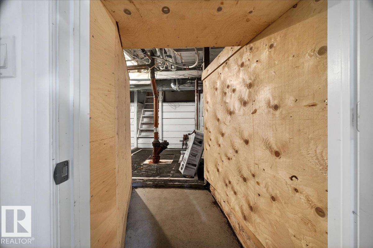 5040 52 St Property Photo 32