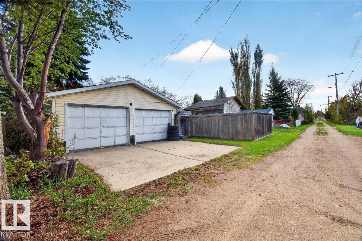 5040 52 St Property Photo 43