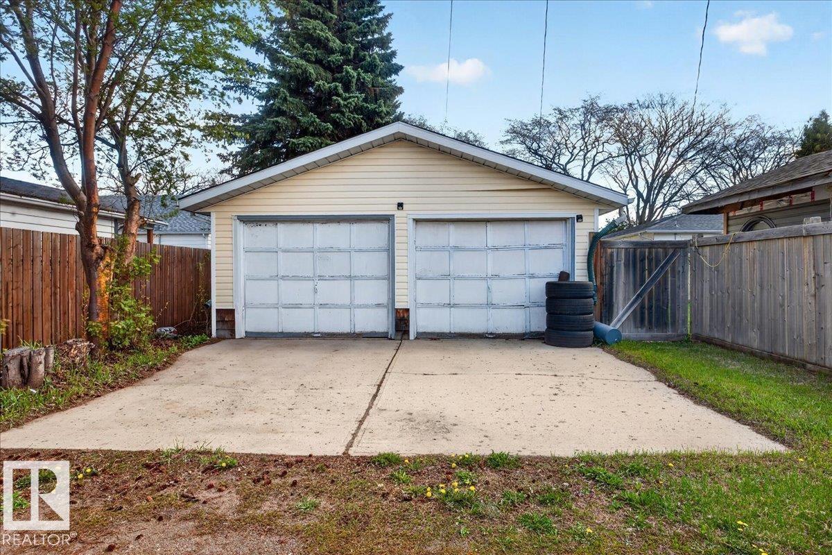 5040 52 St Property Photo 44