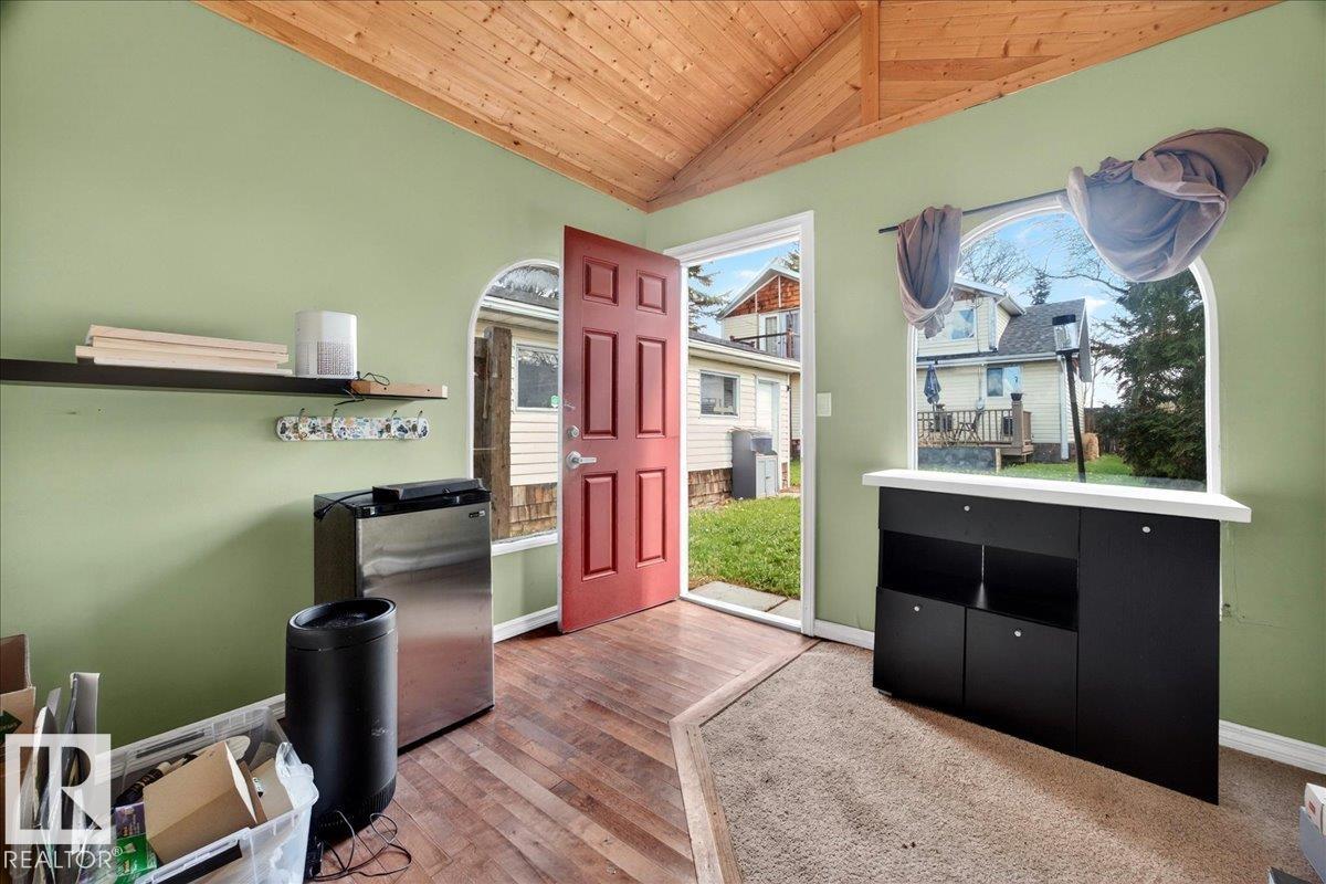 5040 52 St Property Photo 46