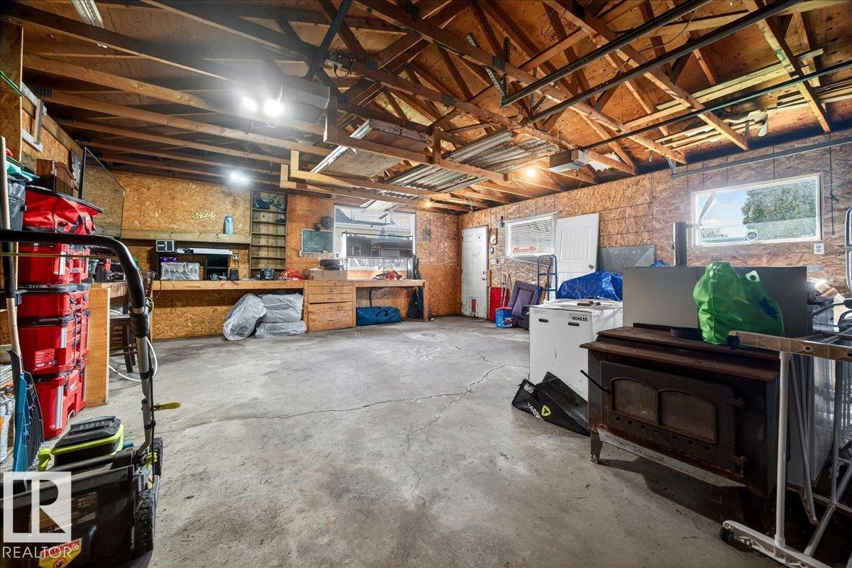 5040 52 St Property Photo 48