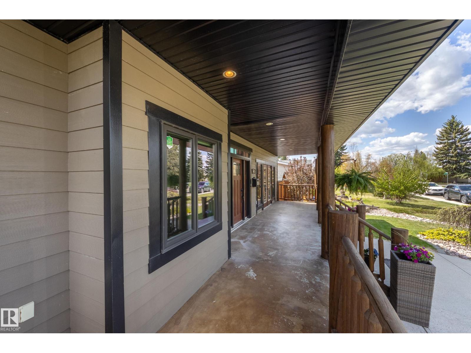 10811 67 St Nw Property Photo 4
