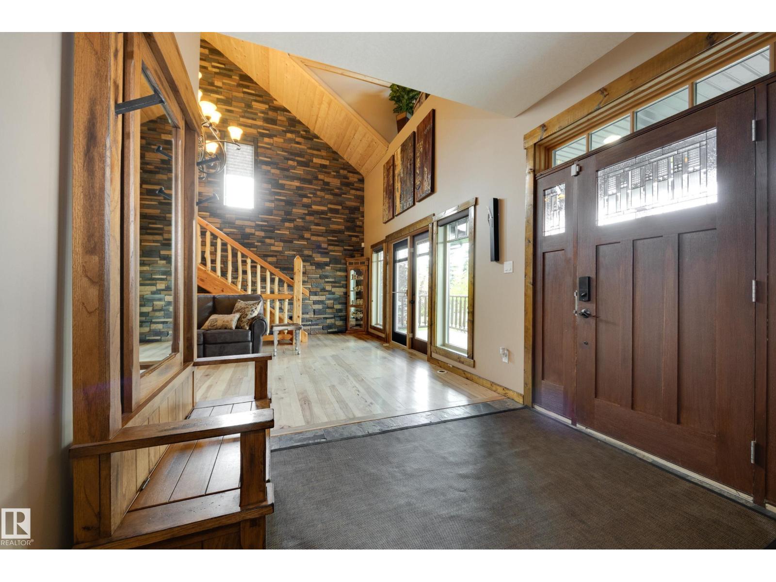 10811 67 St Nw Property Photo 6