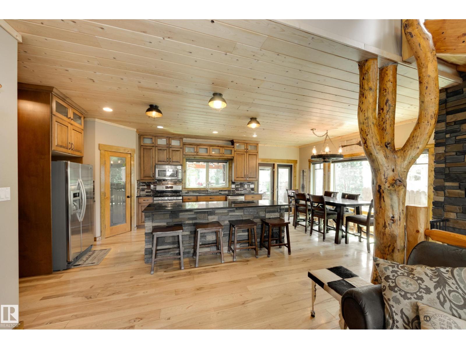 10811 67 St Nw Property Photo 11