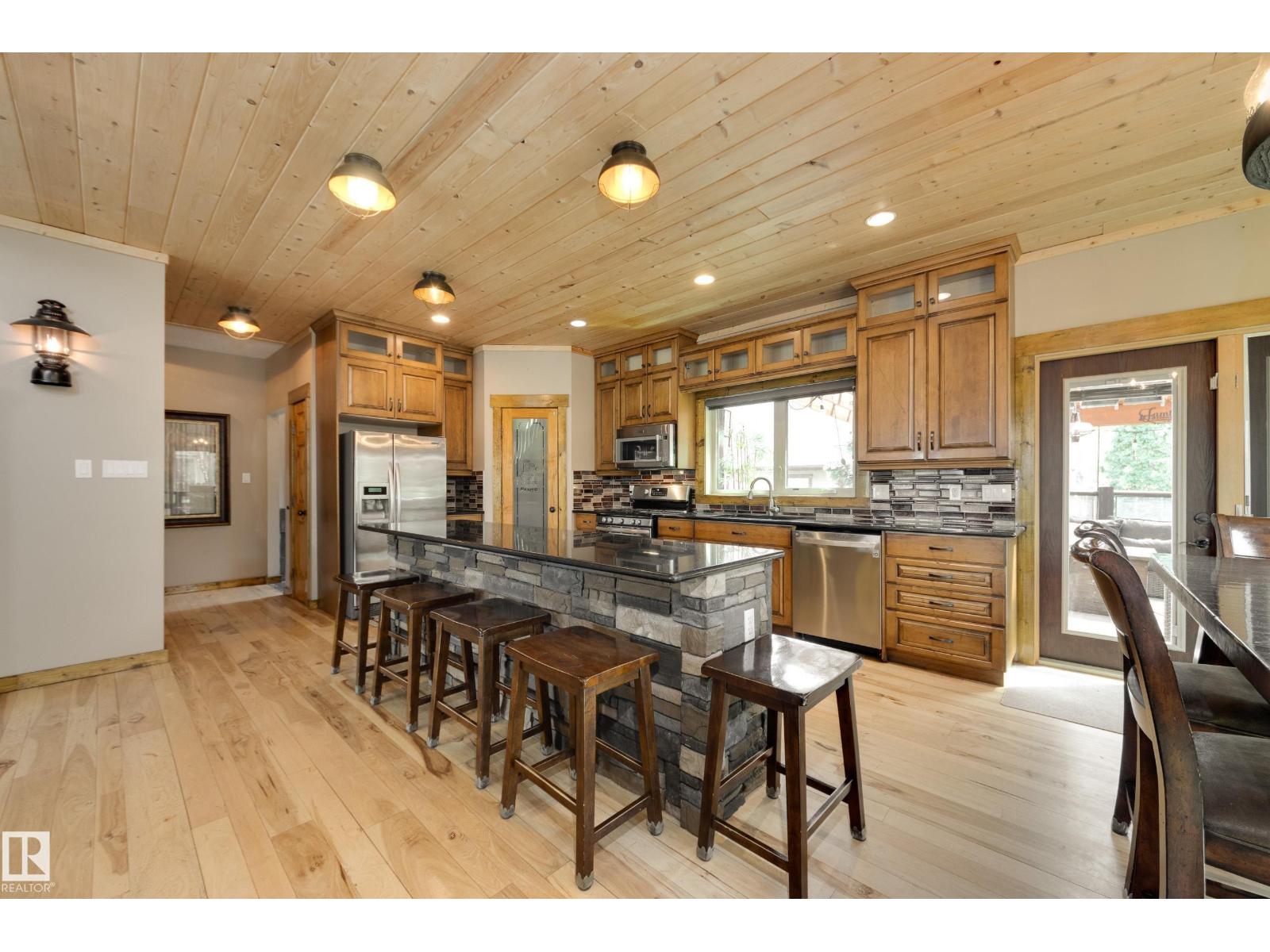 10811 67 St Nw Property Photo 17