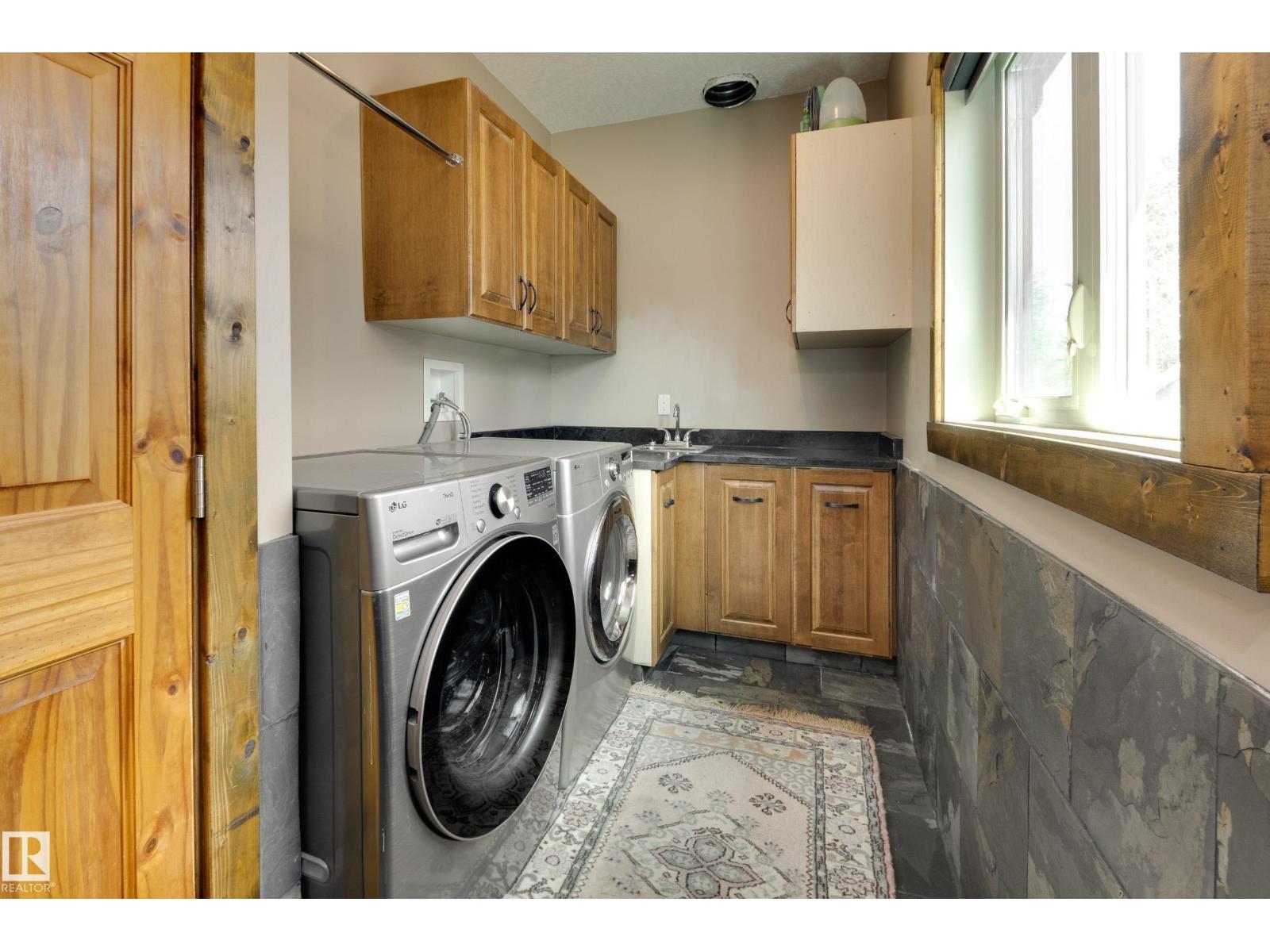 10811 67 St Nw Property Photo 24