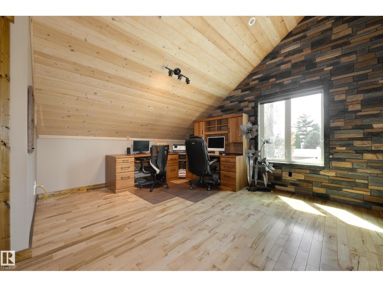 10811 67 St Nw Property Photo 25