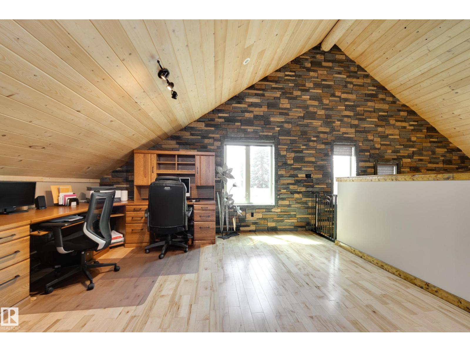 10811 67 St Nw Property Photo 26
