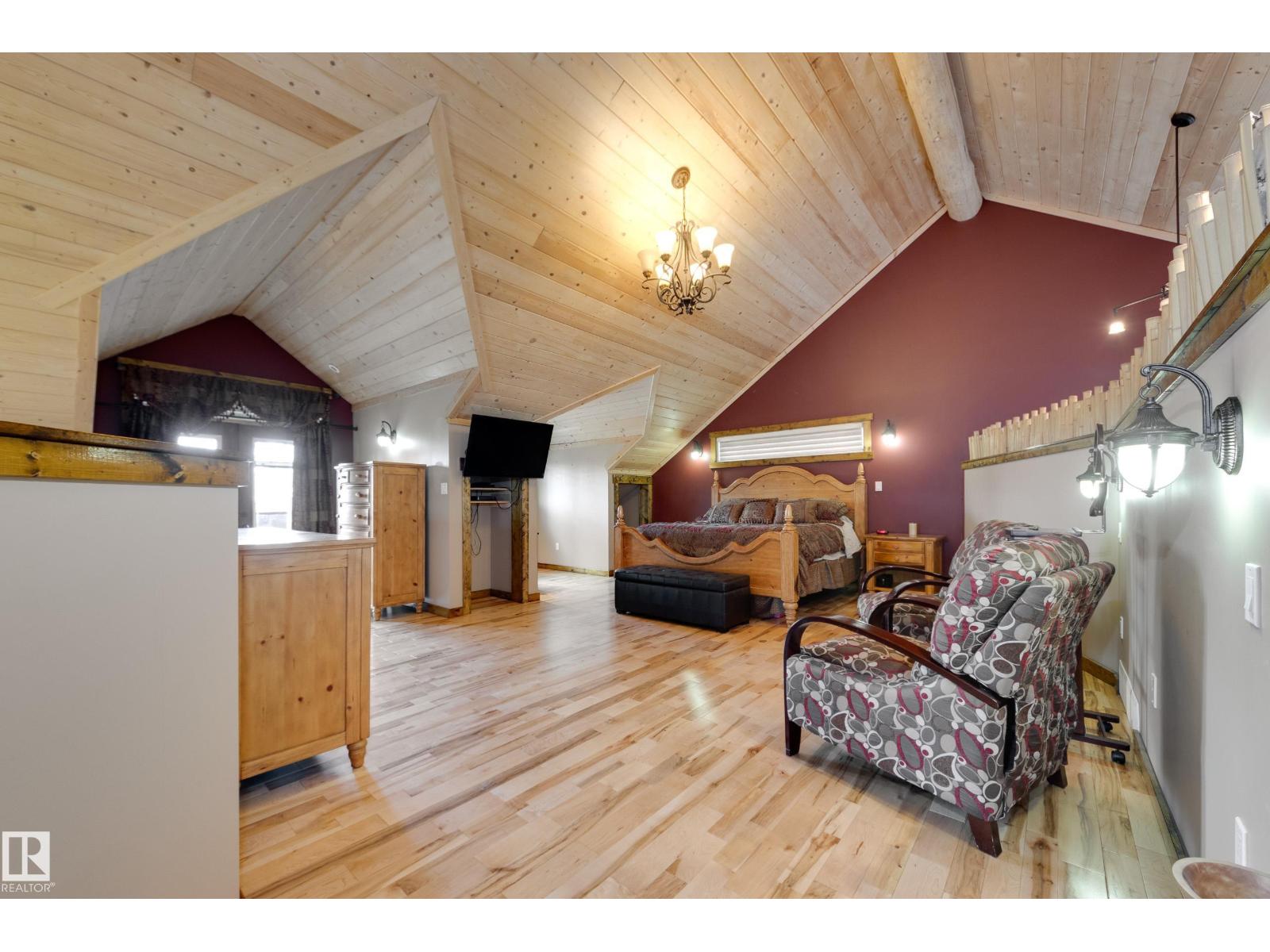 10811 67 St Nw Property Photo 27