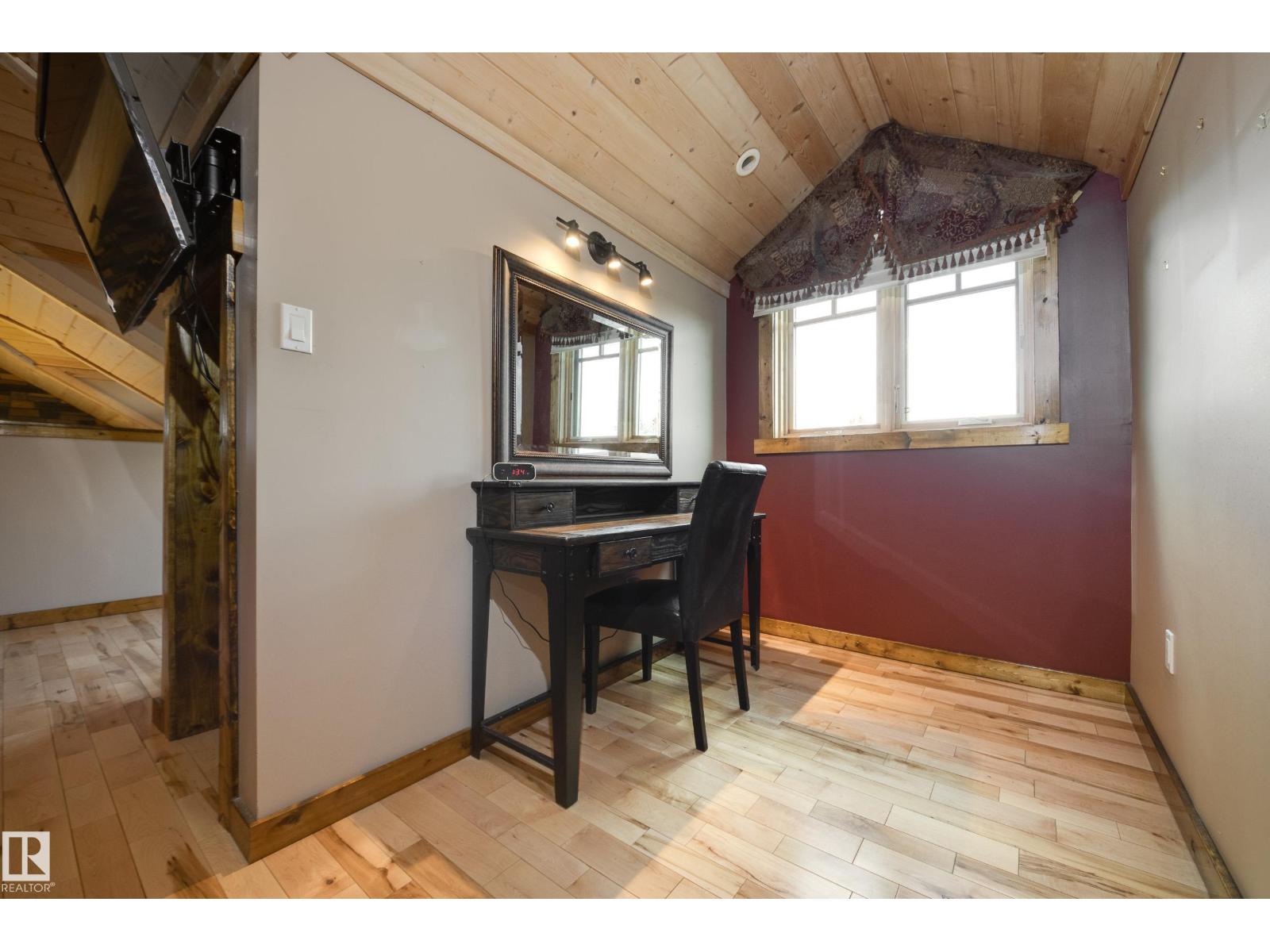10811 67 St Nw Property Photo 30