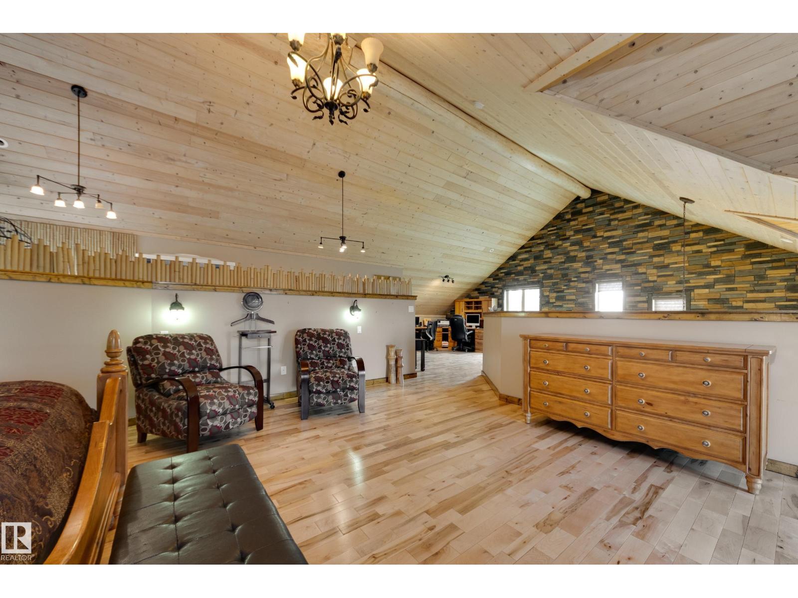 10811 67 St Nw Property Photo 31