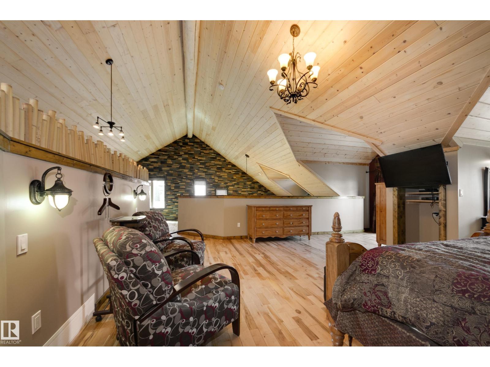 10811 67 St Nw Property Photo 32