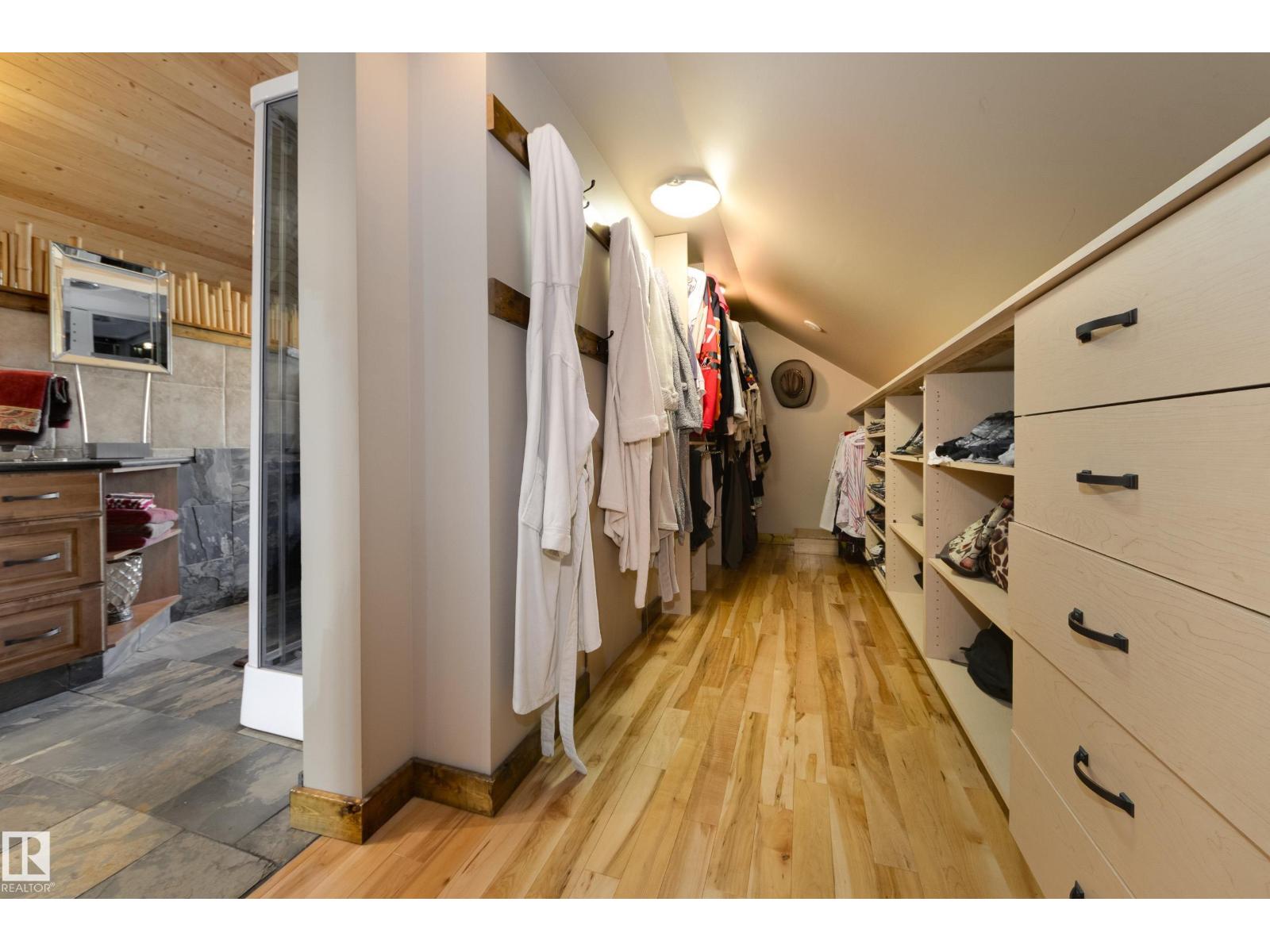 10811 67 St Nw Property Photo 37